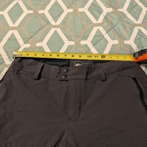 REI Elements Water/Wind Resistant Rain/Snow/Hiking/Outdoors Pants Medium Petite